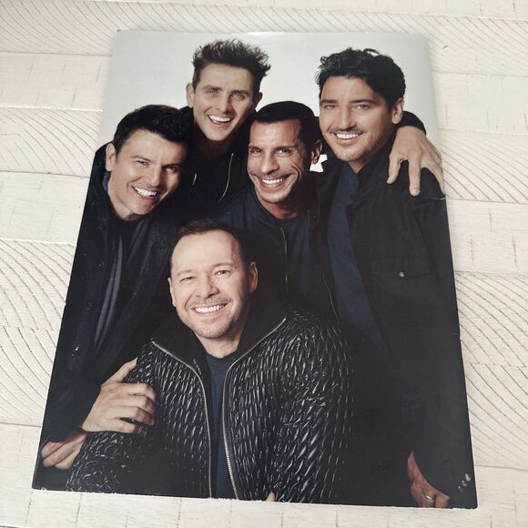 KOTB Mixtape Tour Book - Concert Tour Memorabilia- New kids On The Block 2019 - Picture 6 of 14